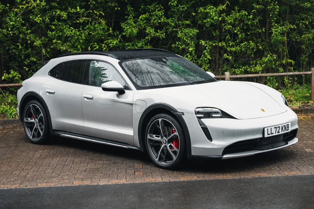 2022 Porsche Taycan Cross Turismo - Image 3 of 31