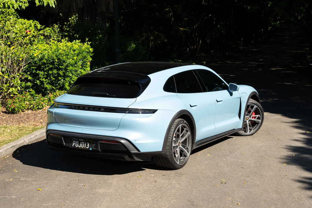 2022 Porsche Taycan 4S - Image 5 of 31
