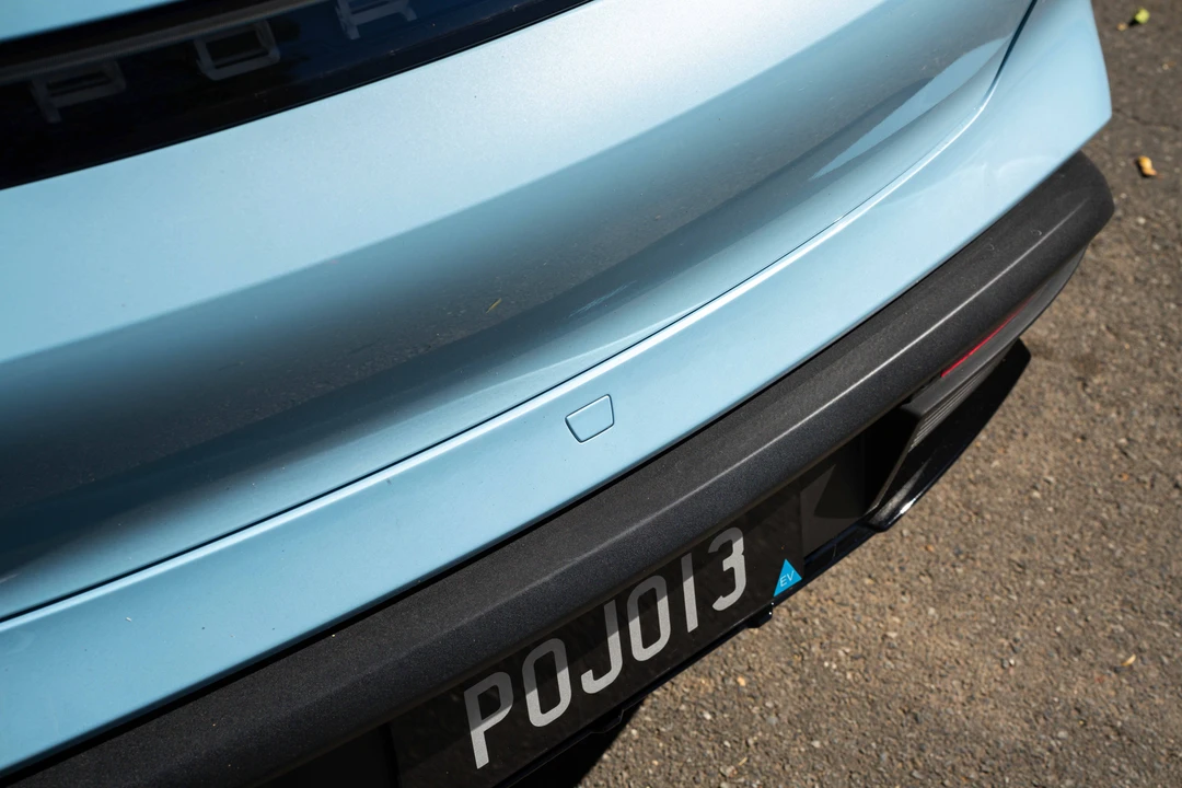 2022 Porsche Taycan 4S - Image 25 of 31
