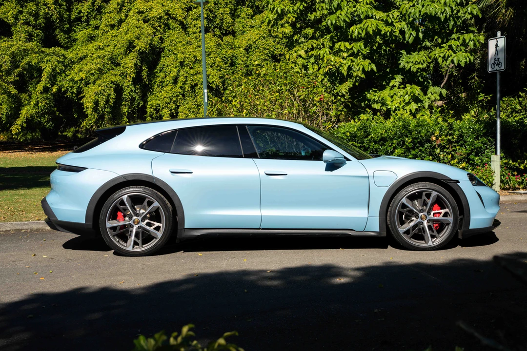 2022 Porsche Taycan 4S - Image 4 of 31