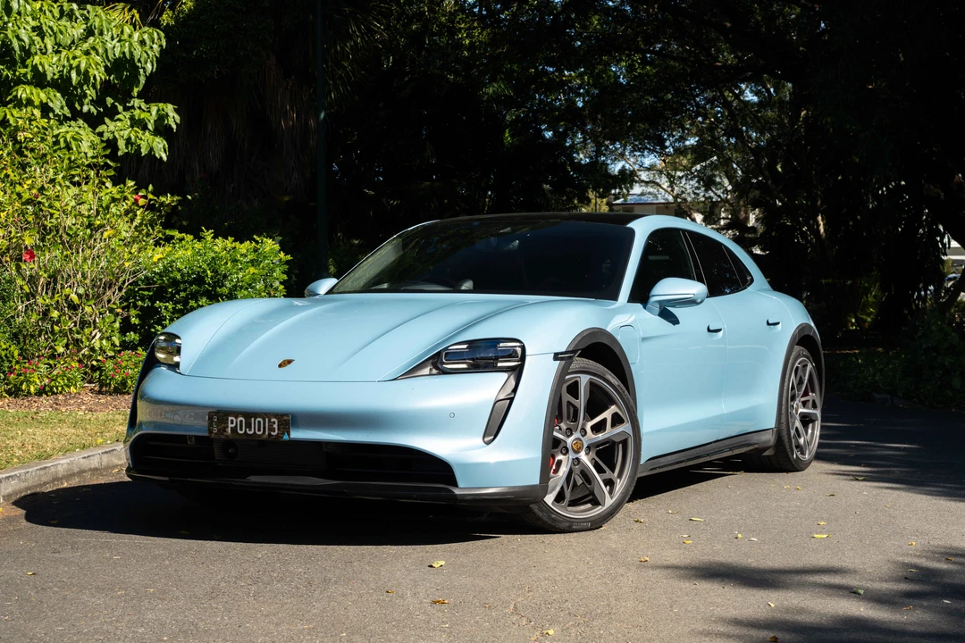 2022 Porsche Taycan 4S - Image 12 of 31