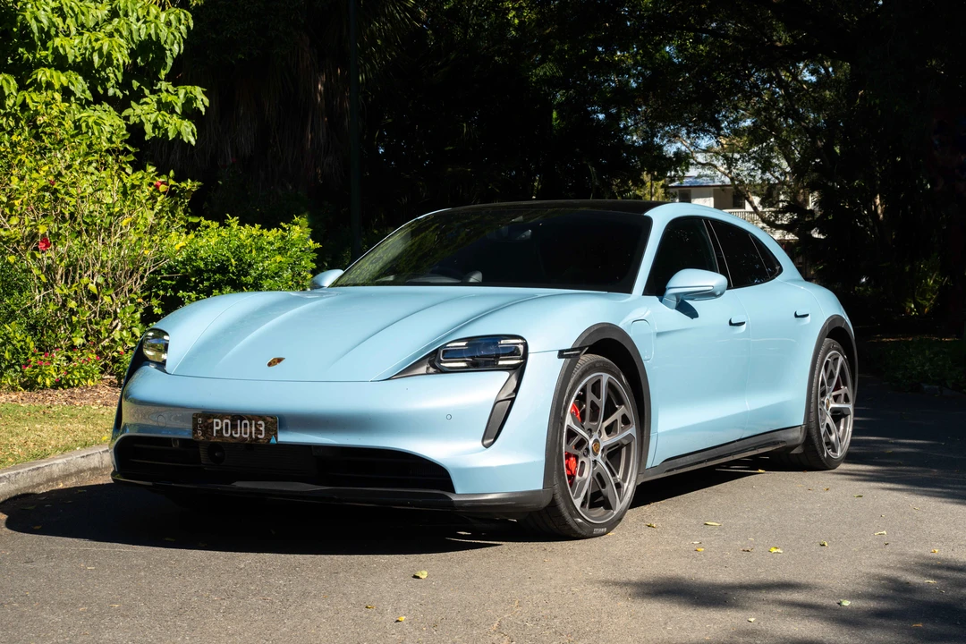 2022 Porsche Taycan 4S - Image 9 of 31