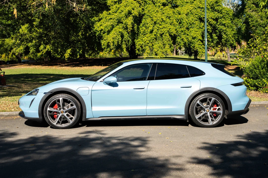 2022 Porsche Taycan 4S - Image 8 of 31