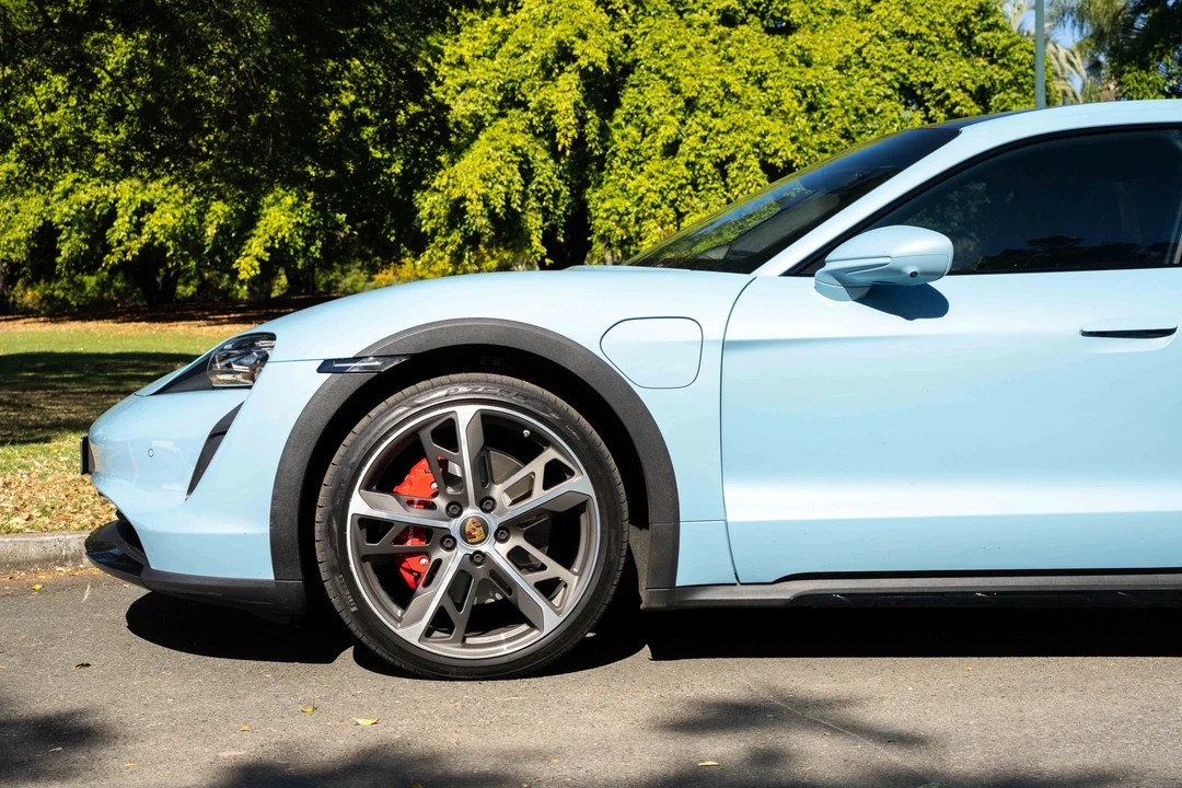 2022 Porsche Taycan 4S - Image 14 of 31