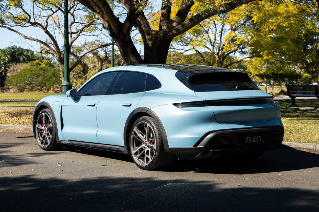 2022 Porsche Taycan 4S - Image 7 of 31