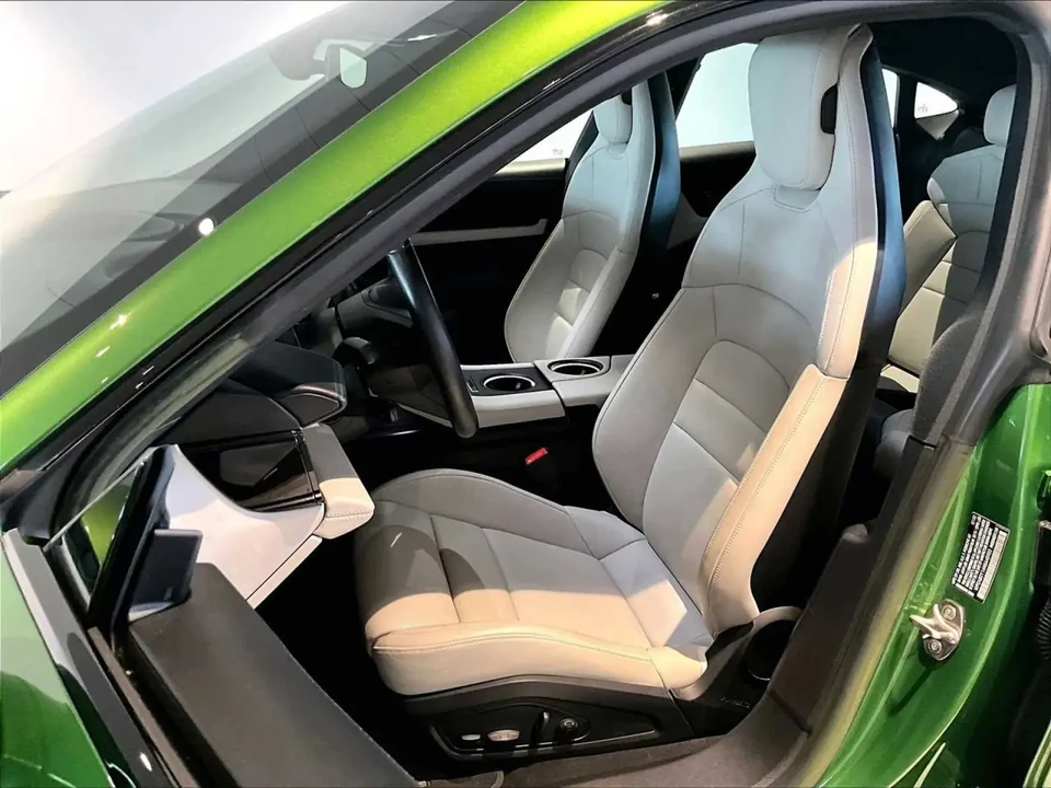 2022 Porsche Taycan 4S - Image 5 of 6