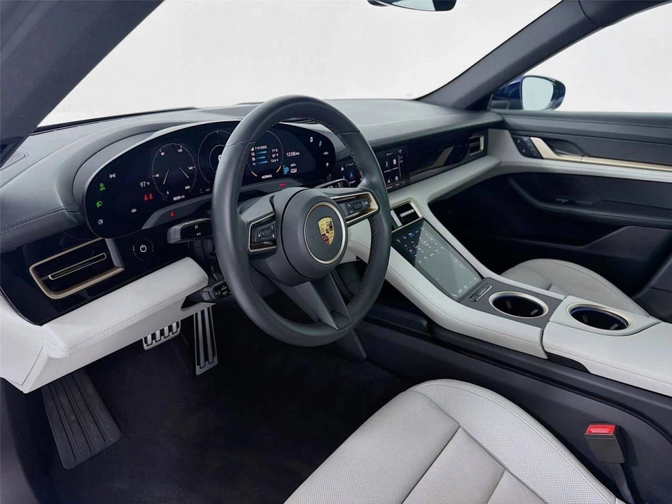 2022 Porsche Taycan 4S - Image 4 of 5