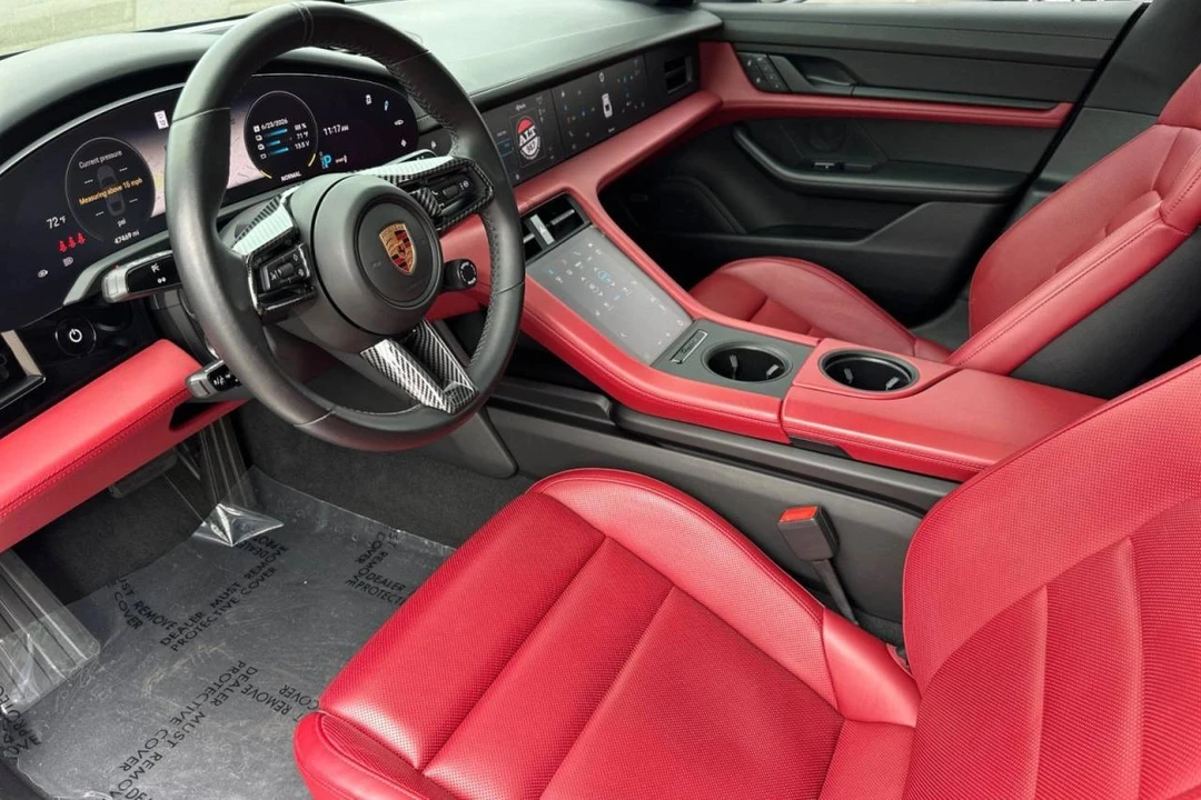 2022 Porsche Taycan 4S - Image 4 of 5