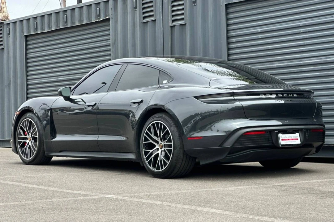 2022 Porsche Taycan 4S - Image 3 of 5