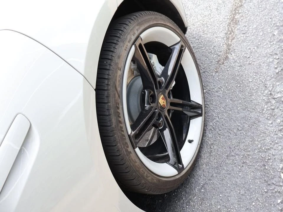 2022 Porsche Taycan 4S - Image 16 of 17