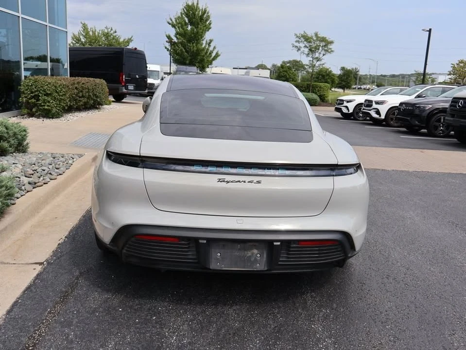 2022 Porsche Taycan 4S - Image 12 of 17
