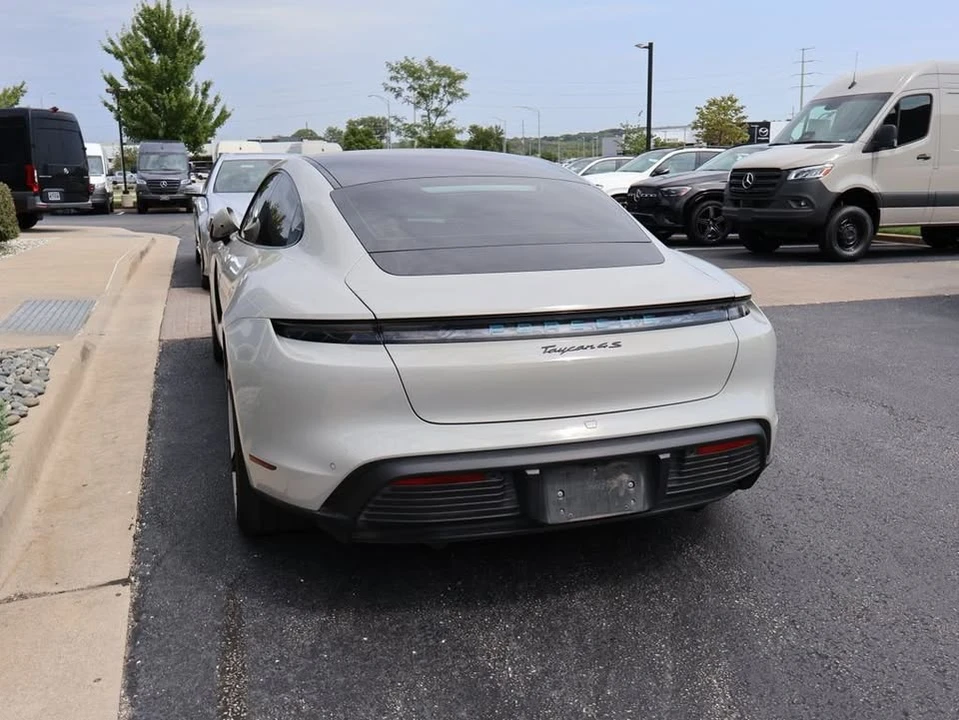 2022 Porsche Taycan 4S - Image 13 of 17