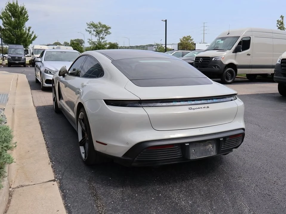2022 Porsche Taycan 4S - Image 14 of 17