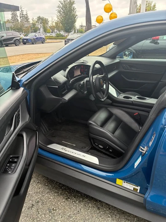 2022 Porsche Taycan 4S - Image 8 of 10