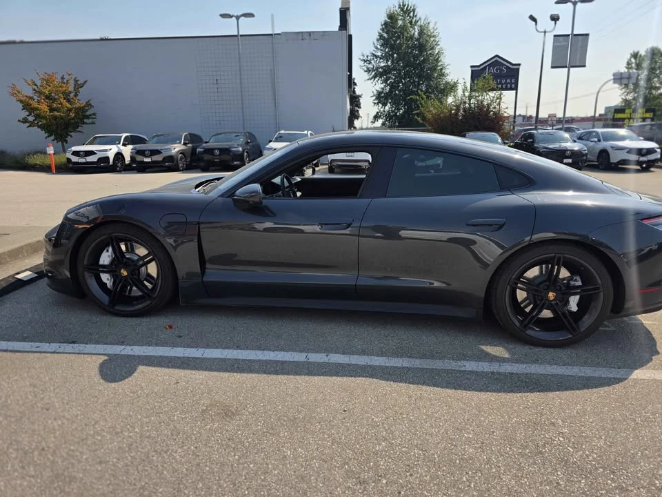 2022 Porsche Taycan 4S - Image 8 of 18