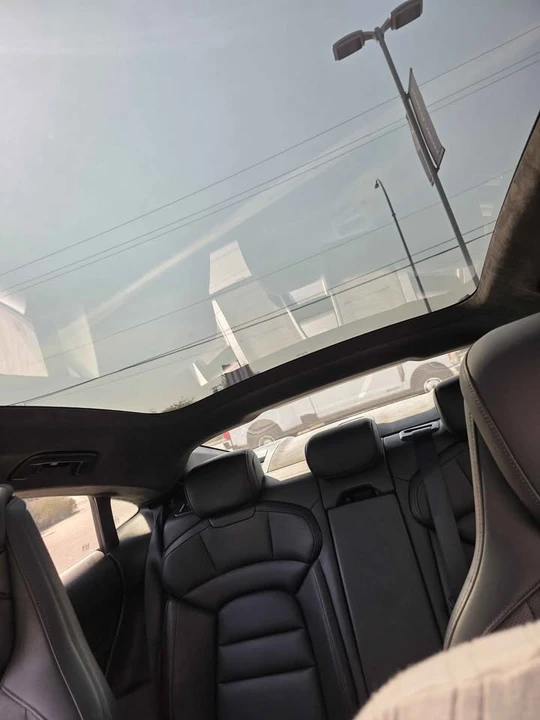 2022 Porsche Taycan 4S - Image 16 of 18