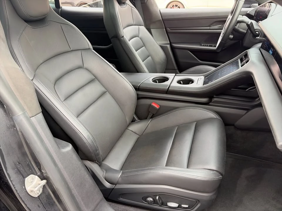 2022 Porsche Taycan 4S - Image 17 of 18