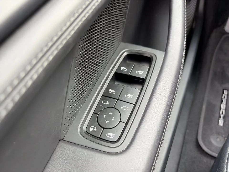 2022 Porsche Taycan 4S - Image 5 of 18