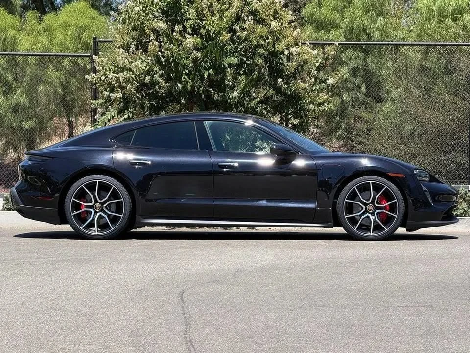 2022 Porsche Taycan 4S - Image 8 of 20