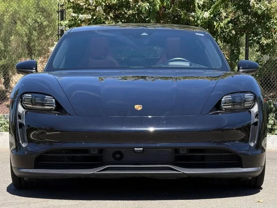 2022 Porsche Taycan 4S - Image 10 of 20