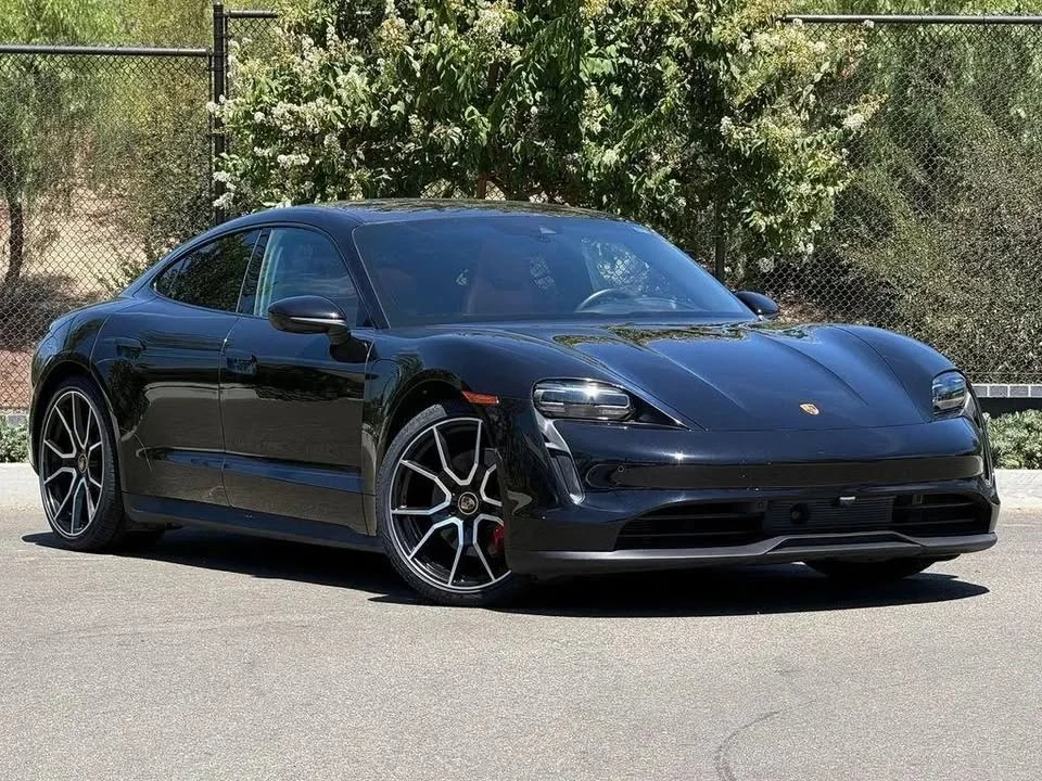 2022 Porsche Taycan 4S - Image 9 of 20