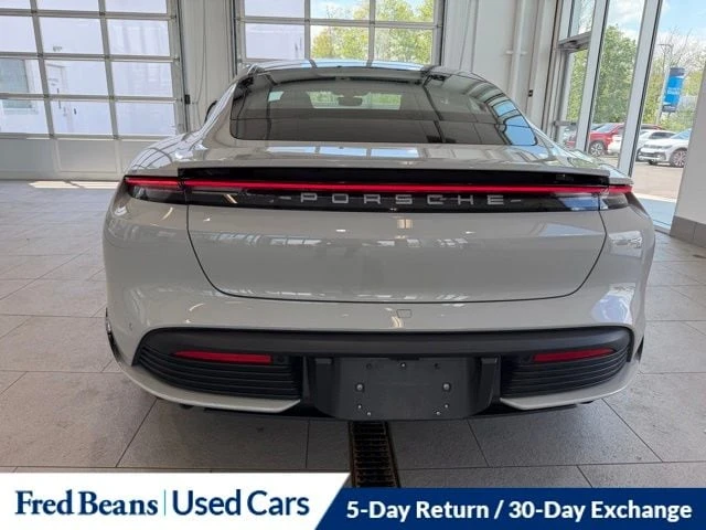 2022 Porsche Taycan 4S - Image 17 of 18
