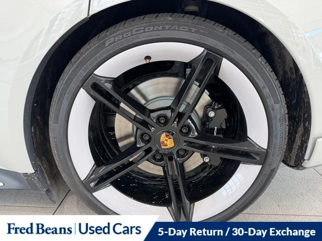 2022 Porsche Taycan 4S - Image 16 of 18