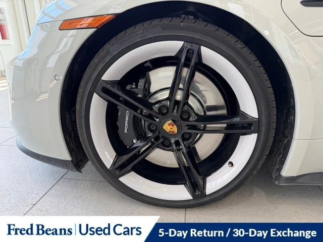 2022 Porsche Taycan 4S - Image 15 of 18