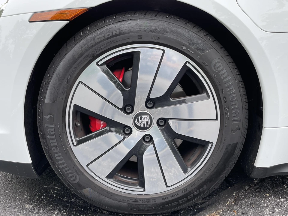 2022 Porsche Taycan 4S - Image 27 of 31