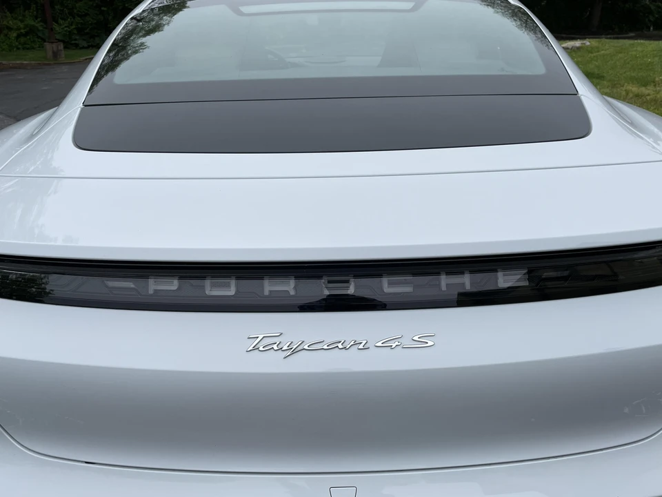 2022 Porsche Taycan 4S - Image 23 of 31