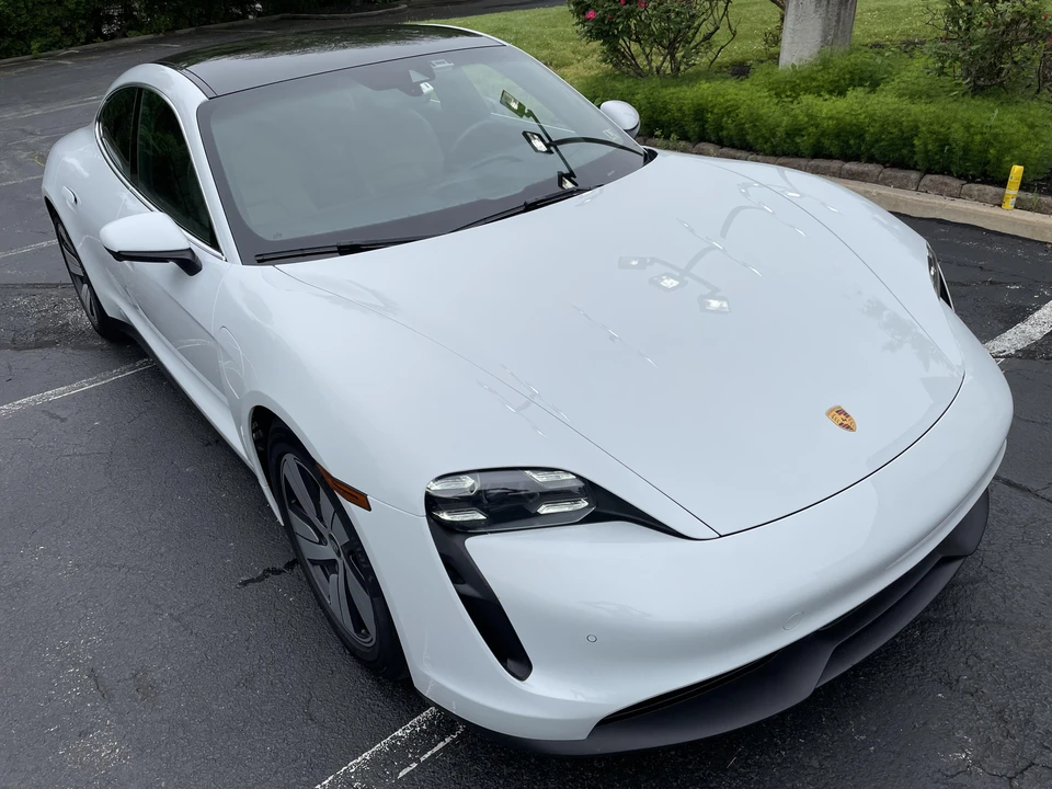 2022 Porsche Taycan 4S - Image 16 of 31