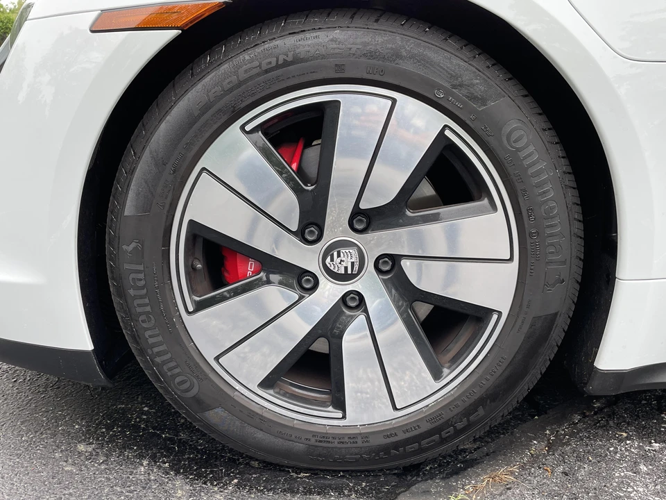2022 Porsche Taycan 4S - Image 26 of 31