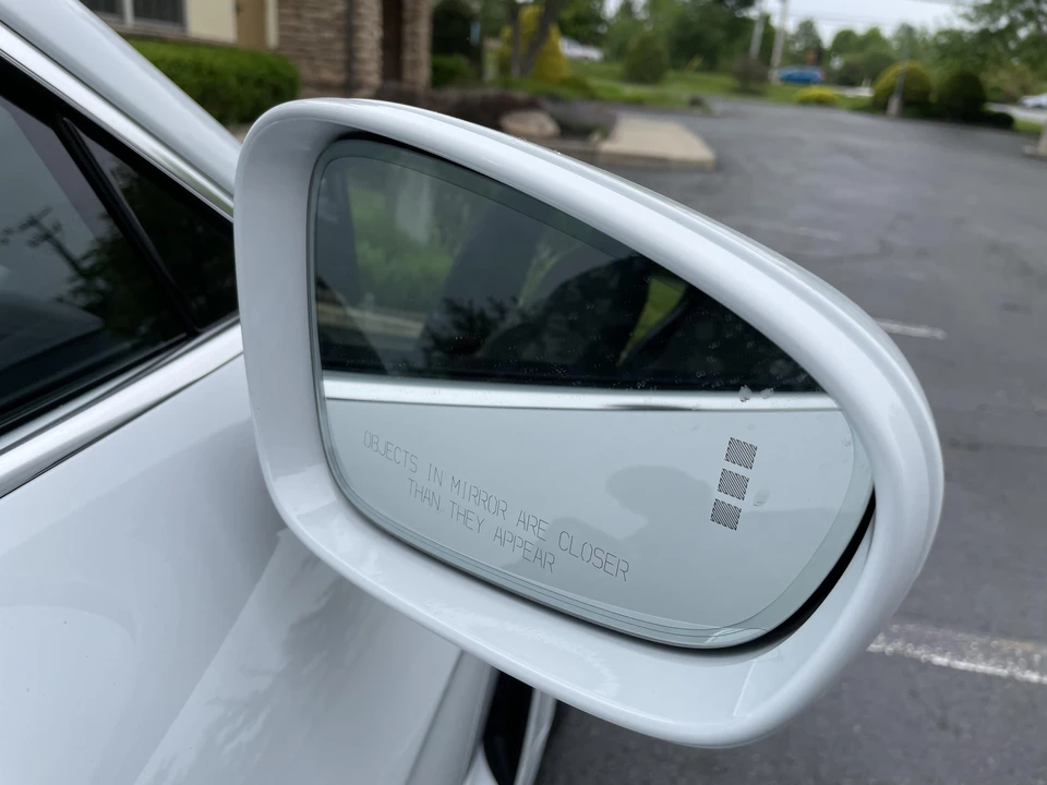 2022 Porsche Taycan 4S - Image 25 of 31