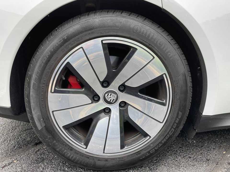 2022 Porsche Taycan 4S - Image 29 of 31