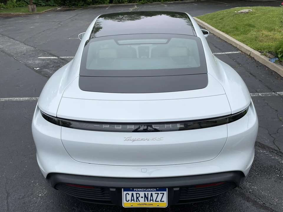 2022 Porsche Taycan 4S - Image 10 of 31