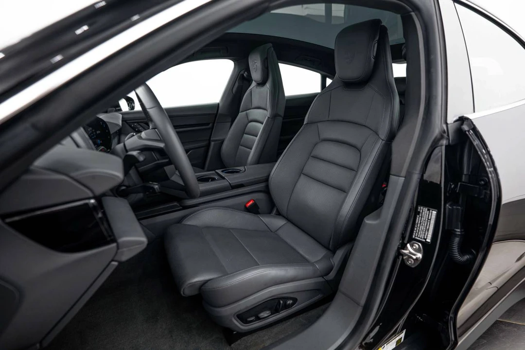 2022 Porsche Taycan 4S - Image 5 of 5
