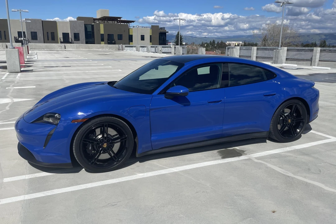 2022 Porsche Taycan 4S - Image 13 of 31