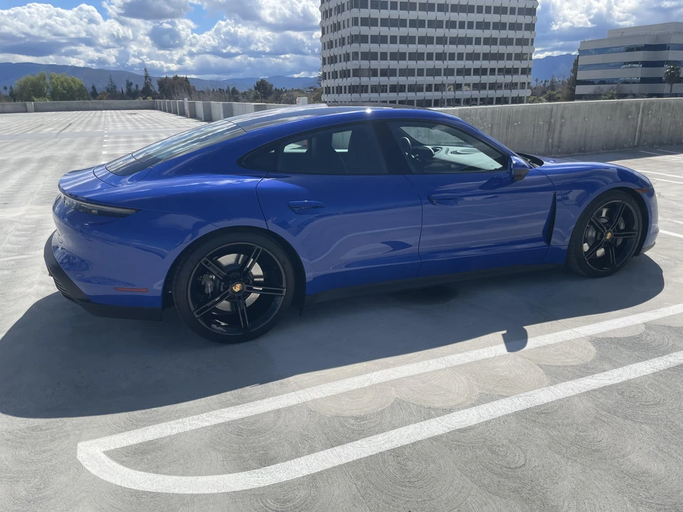 2022 Porsche Taycan 4S - Image 24 of 31