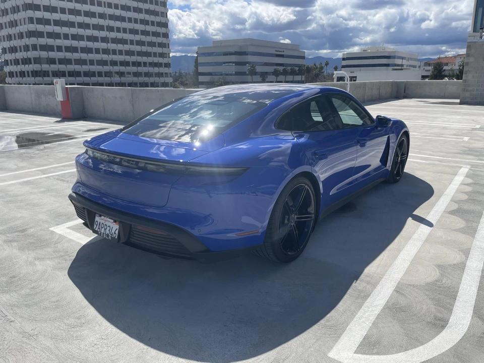 2022 Porsche Taycan 4S - Image 22 of 31