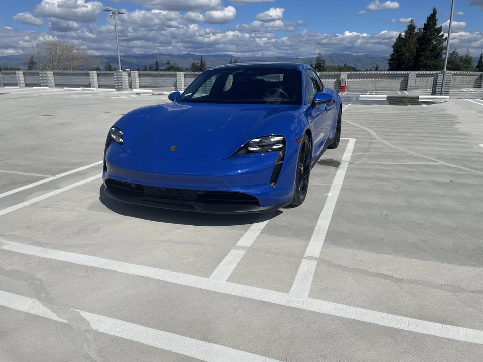 2022 Porsche Taycan 4S - Image 7 of 31