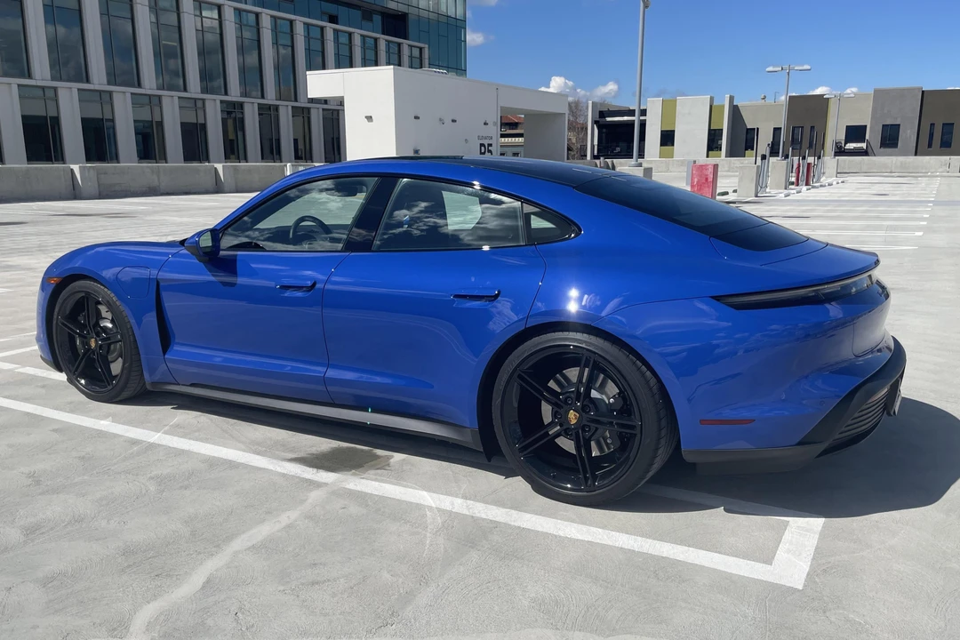 2022 Porsche Taycan 4S - Image 15 of 31