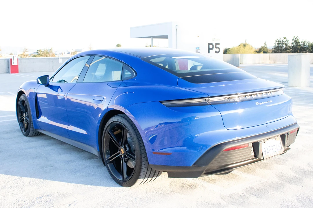 2022 Porsche Taycan 4S - Image 17 of 31