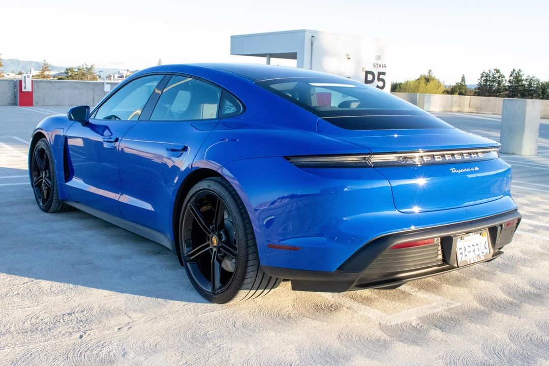 2022 Porsche Taycan 4S - Image 16 of 31