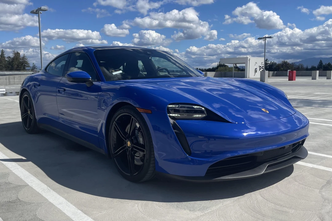 2022 Porsche Taycan 4S - Image 27 of 31