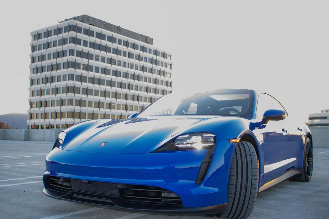 2022 Porsche Taycan 4S - Image 8 of 31