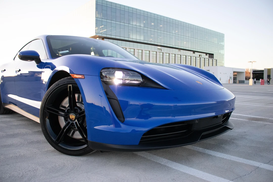 2022 Porsche Taycan 4S - Image 28 of 31
