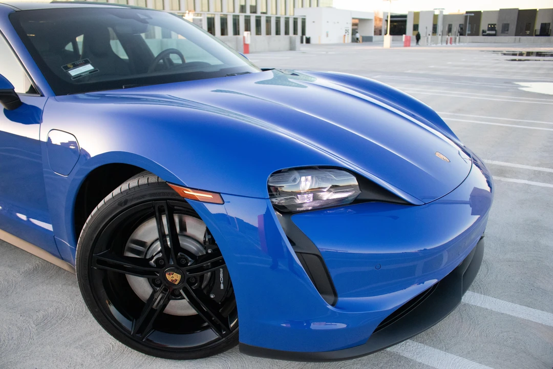 2022 Porsche Taycan 4S - Image 29 of 31