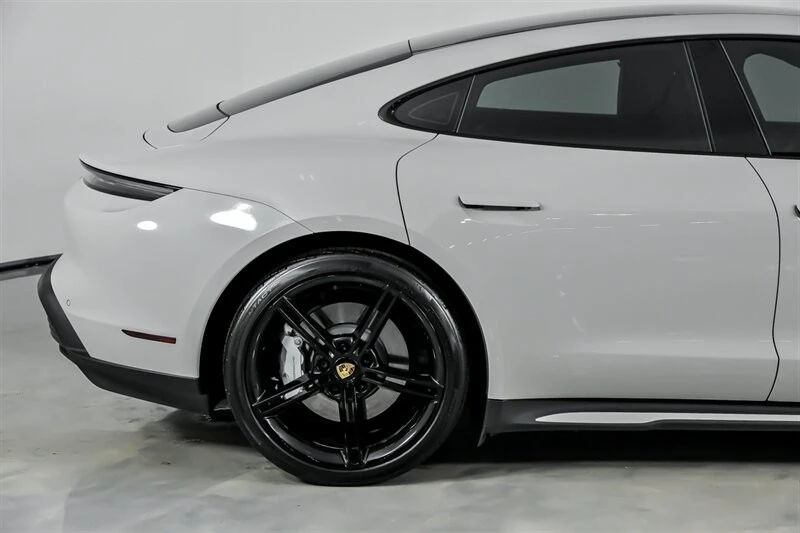 2022 Porsche Taycan 4S - Image 13 of 21