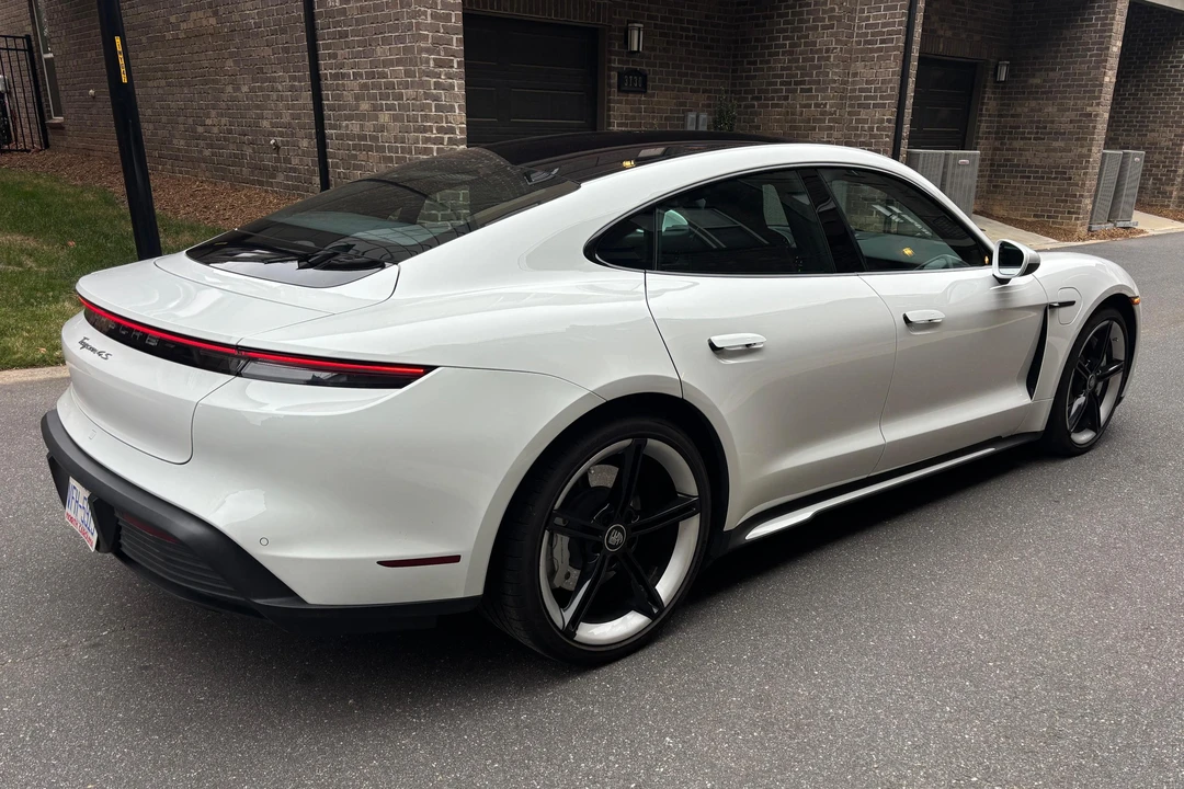 2022 Porsche Taycan 4S - Image 4 of 31