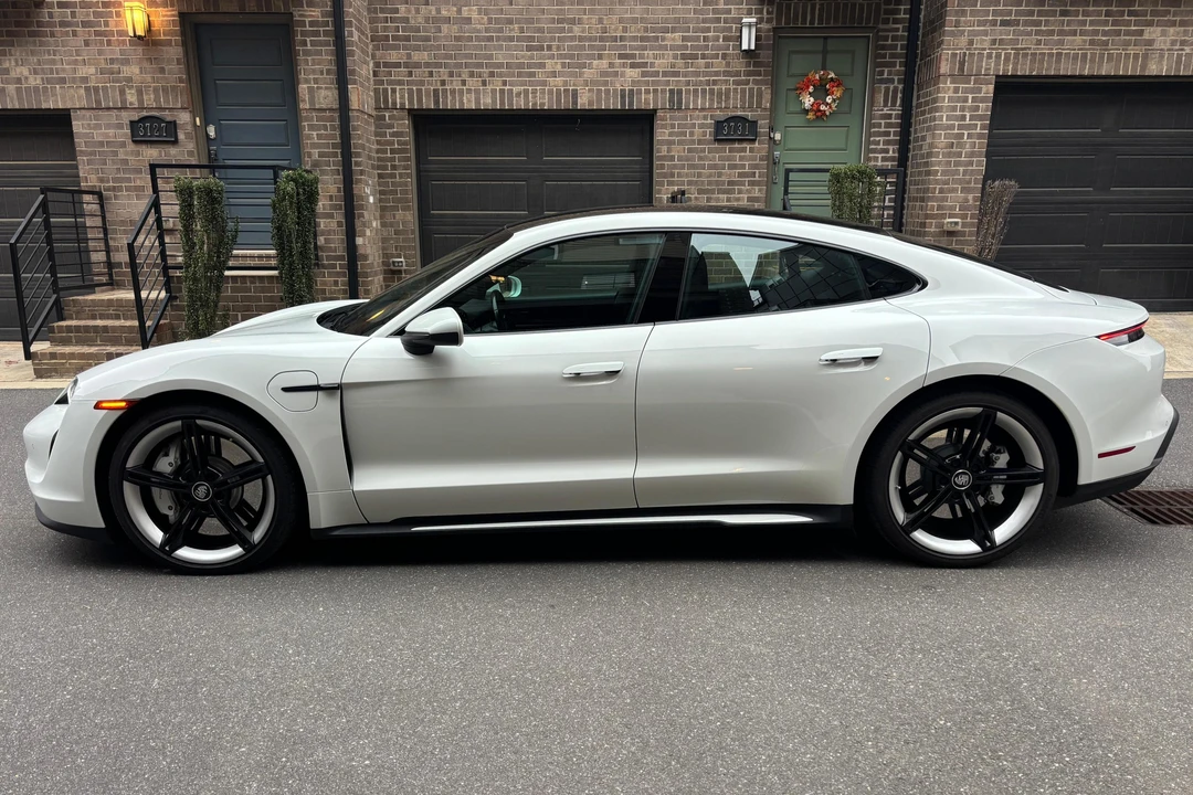 2022 Porsche Taycan 4S - Image 3 of 31